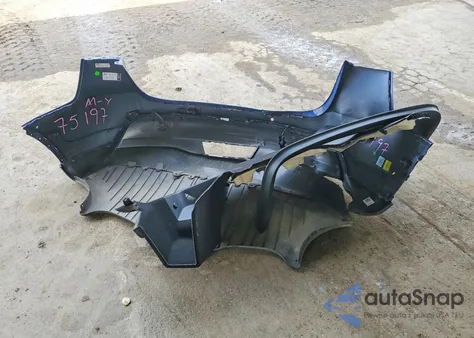 2022 Tesla Model Y z USA, uszkodzony, nr VIN 7SAYGDEE0NF446347